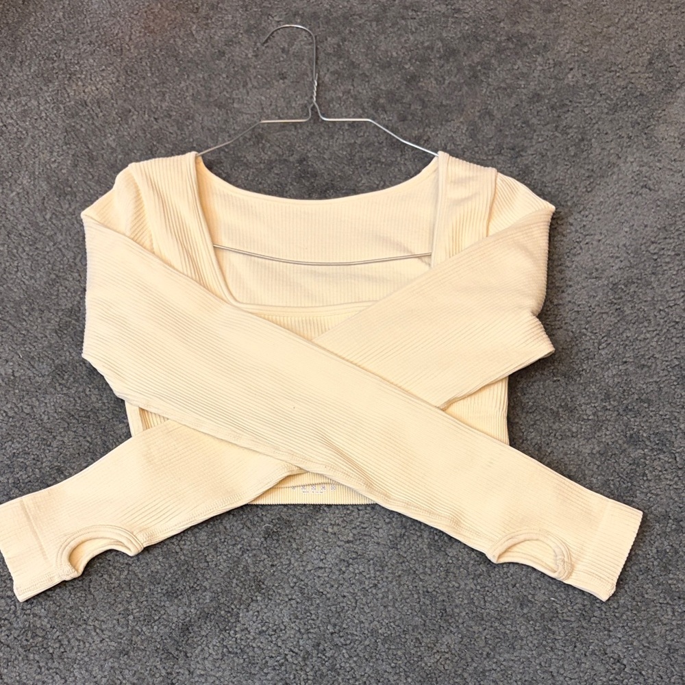 OQQ Elegant Cream Ribbed Crop Top